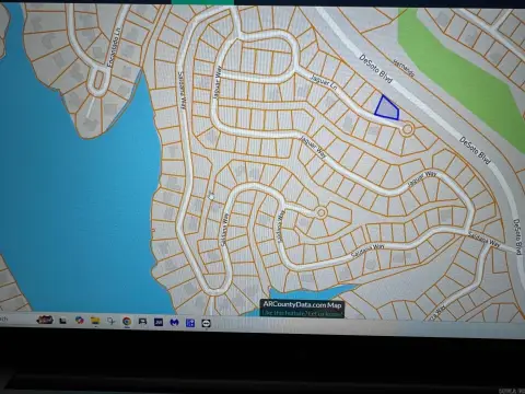 Residential Lot Near Golf, Water