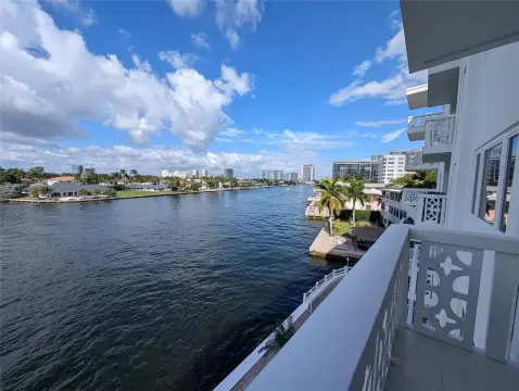 Remodeled Intracoastal Facing Unit