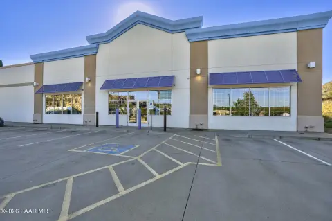 Freestanding Flex Space with Grade-Level Roll-Up Door