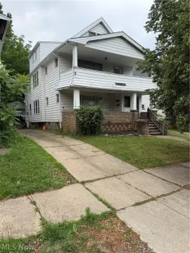 Multi-Family Property with Oversized Lot