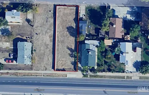 Vacant Commercial Lot