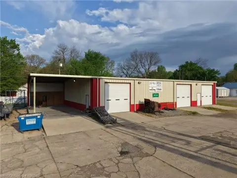 Heavener Commercial Warehouse on SH59