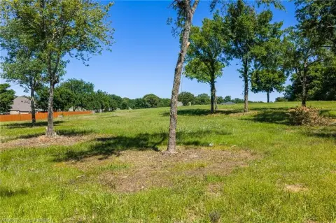Residential Land in Established Subdivision