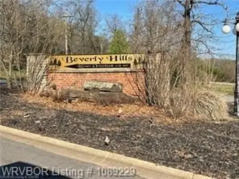 Residential Land in Van Buren