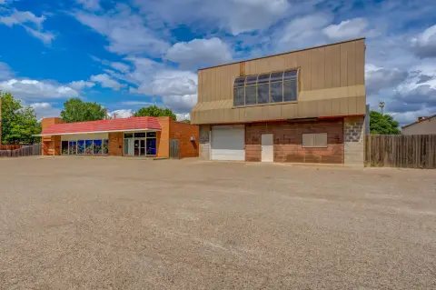 Versatile Commercial Property in Lubbock