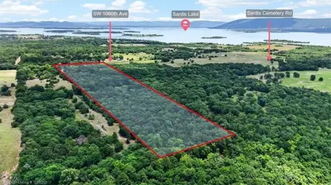 Scenic 15-Acre Retreat Near Sardis