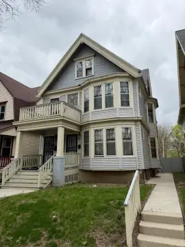 Well-Maintained Milwaukee Duplex For Sale
