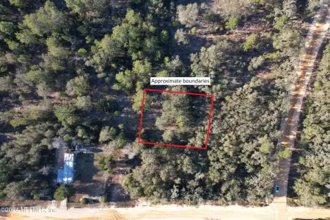 Residential Lot in Interlachen, FL