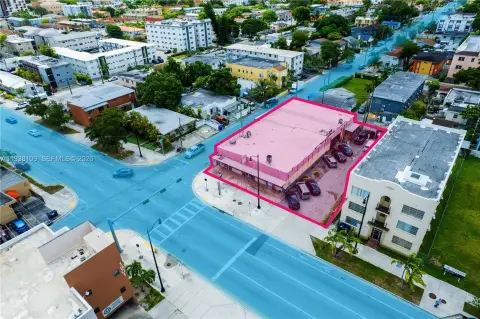 Versatile Commercial Building in Miami