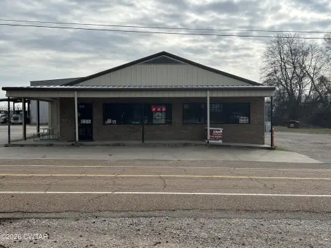 Commercial Building on Highway 19
