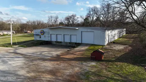 Newbern Commercial Property with Storage