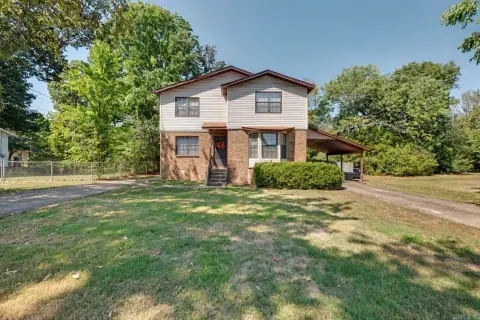 Duplex with Fenced Yard