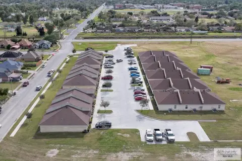 Large Acreage Apartment Community