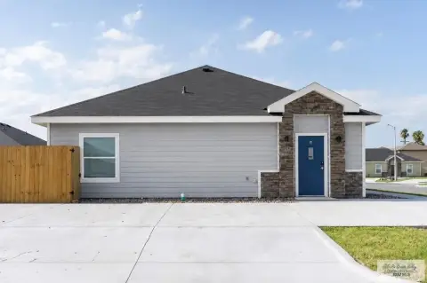 Modern Duplex with Mixed Occupancy