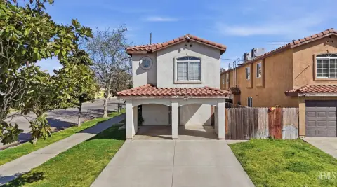Bakersfield Duplex with Spacious Units