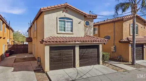Bakersfield Duplex with Spacious Units