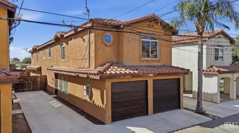 Spacious Duplex in Bakersfield, CA