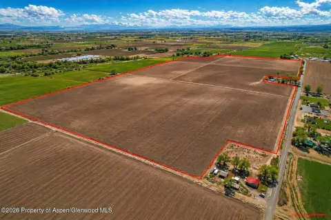 Productive Farm Land with Water