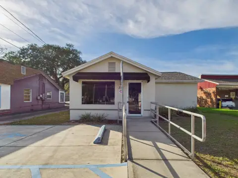 Commercial Building in Downtown Lake Wales