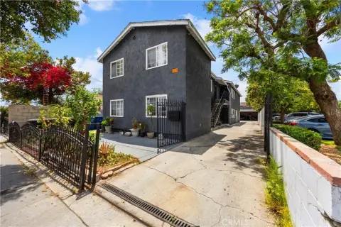 Gated Four-Unit Quadplex