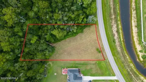 Moyock Land with Canal Access