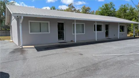 Commercially Zoned Building on Dunnellon