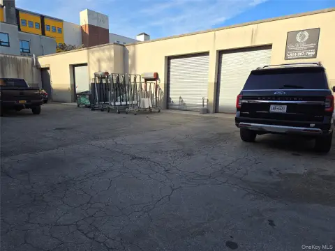 Multi-Space Industrial Flex Building