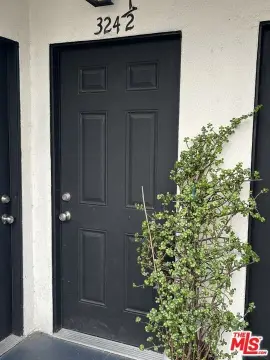 6-Unit Renovated Apartment Building