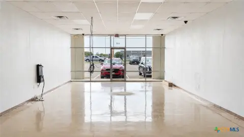 Multi-Tenant Retail Center Space
