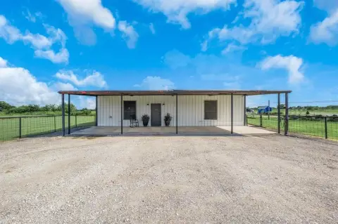 Multi-Use Commercial Property on I-30