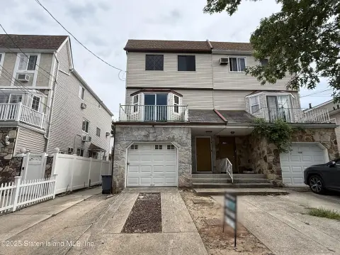 Three-Story Semi-Attached Home