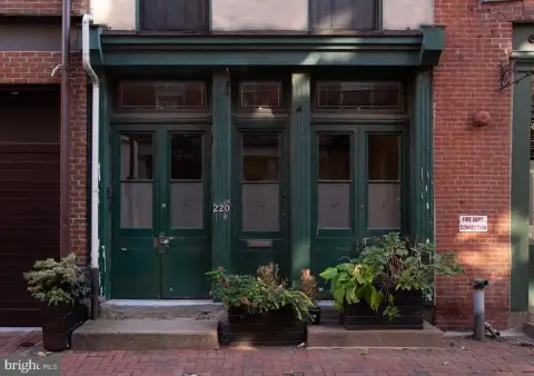 Prime Old City Commercial Space