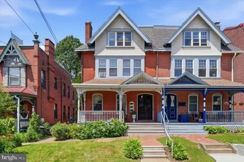 3-Unit Triplex with Front Porch