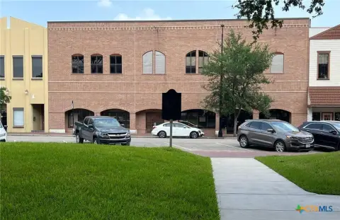 Renovated Ground-Floor Retail Space