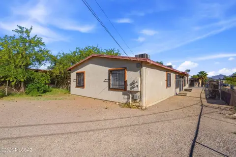 Tucson Duplex: Income Potential