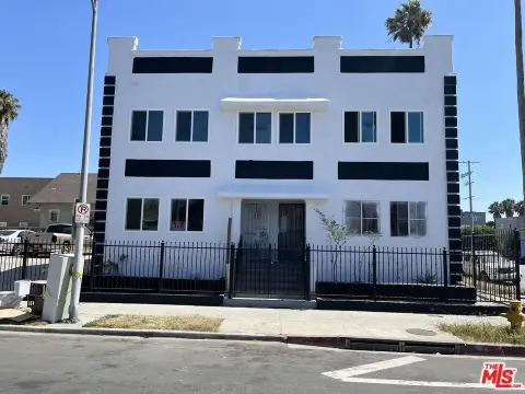 Renovated 4-Unit Quadplex