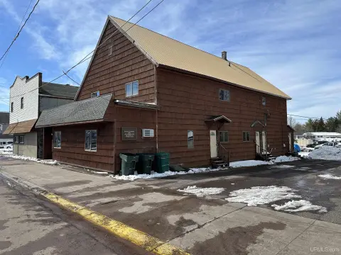 Mixed-Use 6-Unit Building