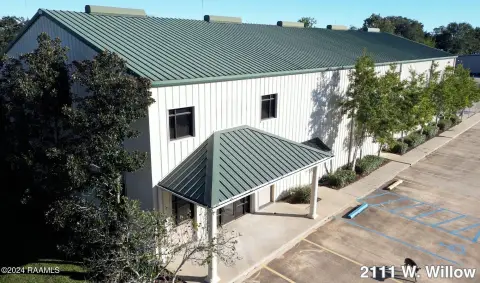 Lafayette Commercial Building For Rent