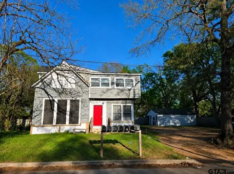 7-Unit Apartment Building