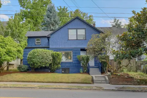 Updated Duplex with In-Unit Laundry