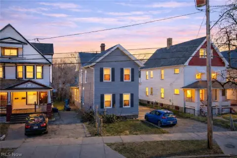 Income Properties in Metro-North Tremont