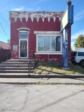 Commercial Building with Vault