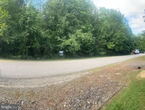 Wooded Cul-de-Sac Home Site