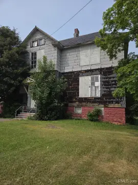 Live-Work Commercial Building