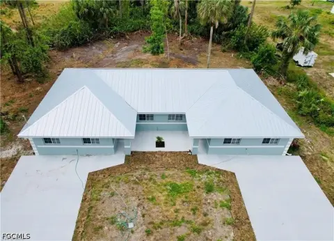 Remodeled Duplex with Updated Roof