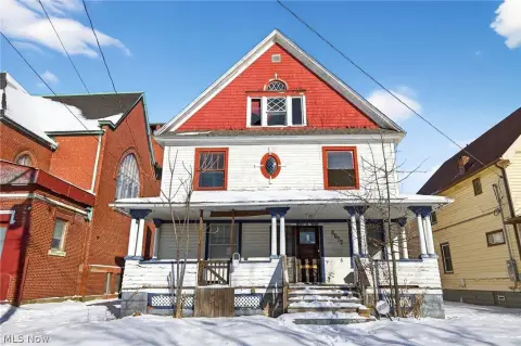Charming Duplex Near MetroHealth Campus