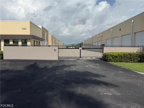 Self Storage Unit for RV/Boat