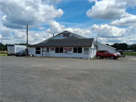 Automotive Service and Shop Building