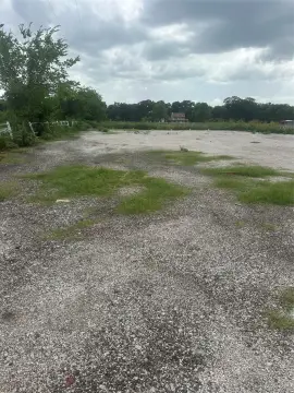 Commercial Land with Parking Area