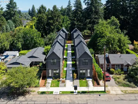 Detached Cottages Apartment Community with Patios
